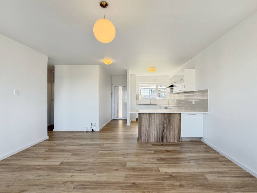 To Let 2 Bedroom Property for Rent in Green Point Western Cape